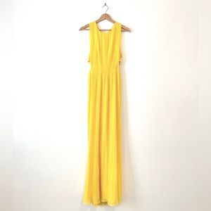 BCBGMAXAZRIA Raven Pleated Cutout Back Gown size 6